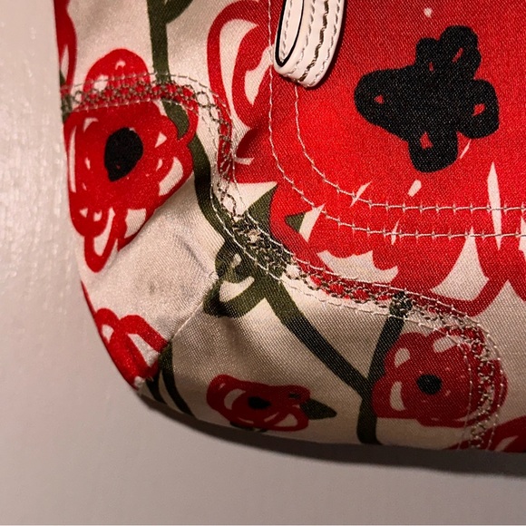 Coach Poppy Hallie tote style #23263. Includes dust bag - Picture 5 of 11